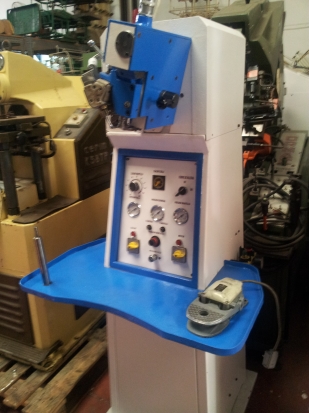 Maquina de montar enfranques 