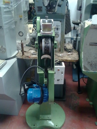 MÁQUINA DE REBATIR CG1 