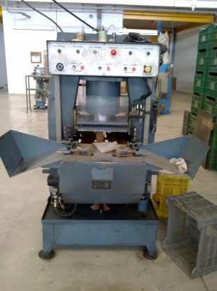 Máquina de moldear plantillas 