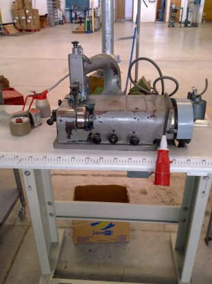 Máquina rebajar topes y contrafuertes. 