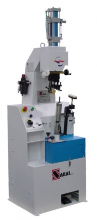 MÁQUINA PARA FIJAR TACONES Y MÁQUINA ATORNILLADORA Mod. 7800 