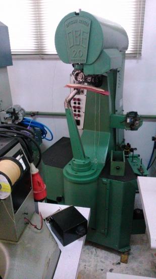 MAQUINA COSER PISOS C.G. 3 