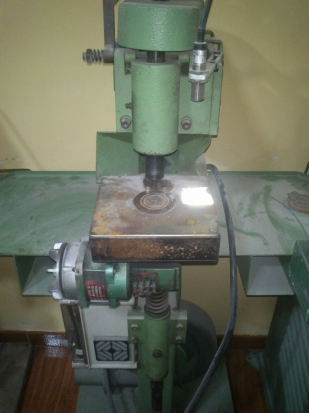 Máquina de vaciar suelas CGBS 