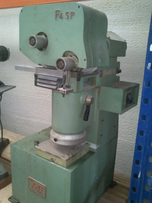 Máquina de lijar y calibrar suelas 