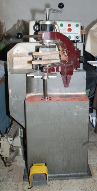 Torno semiautomático 