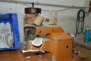 Máquina de forrar plantas CELME 