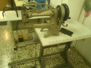 Máquina de Coser Remendón Singer 
