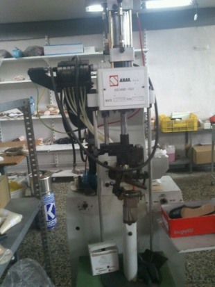 Maquina clavar tacones secuencial 