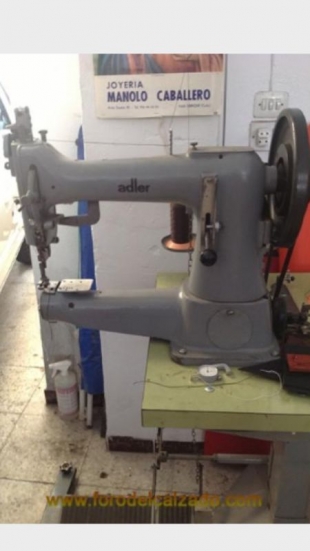 MÁQUINA DE COSER GUARNICIONERO 516 