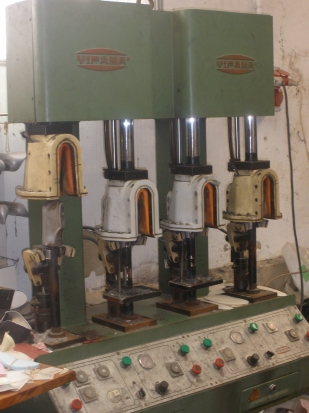 Máquina para moldear talones vifama 