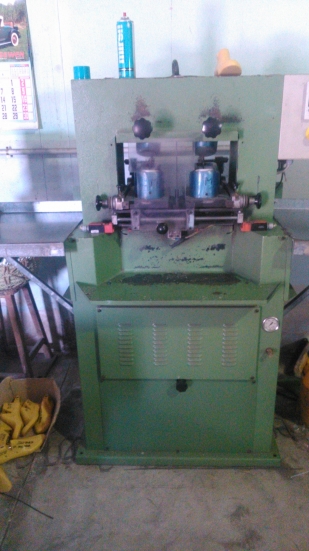 Máquina de moldear T1678 