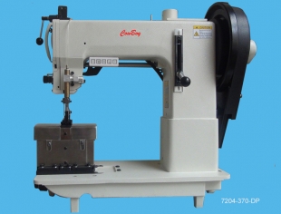Máquina de coser pesada de columna de dos agujas, triple transporte. 7204-370-DP Máquina de coser pesada de columna de dos agujas, triple transporte. 7204-370-DP