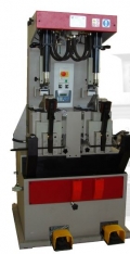 Máquina para prensar suelas T/72 PLC 